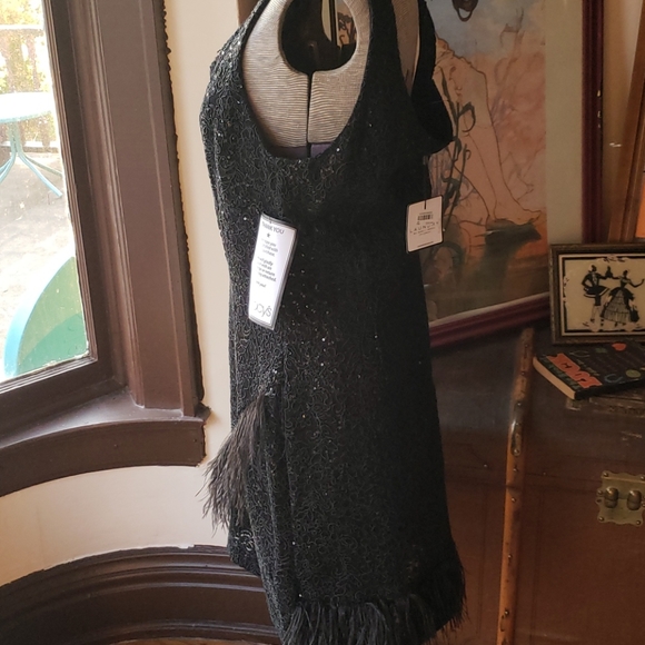 NWT Shelli Segal Elegant LBD w/ Feather Trim sz 16 - Picture 6 of 12